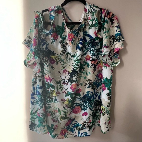 Mandee cold shoulder floral and white ruffle short sleeve blouse women’s 2XL - Picture 2 of 10